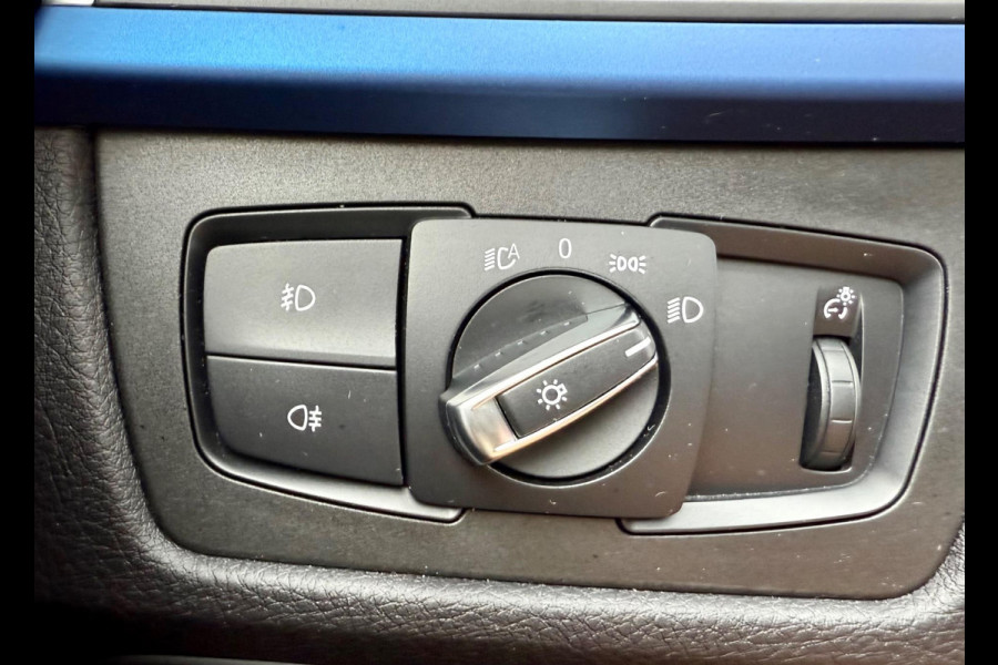 BMW 3 Serie Touring 320i M-Sport, Panorama (NL-auto NAP)
