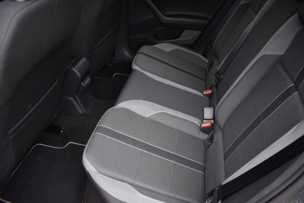 Volkswagen Polo 1.5 TSI Highline Business R / Automaat / Cruise C. / LED / Parkeerhulp / Bluetooth /