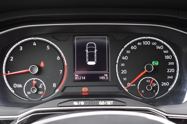 Volkswagen Polo 1.5 TSI Highline Business R / Automaat / Cruise C. / LED / Parkeerhulp / Bluetooth /