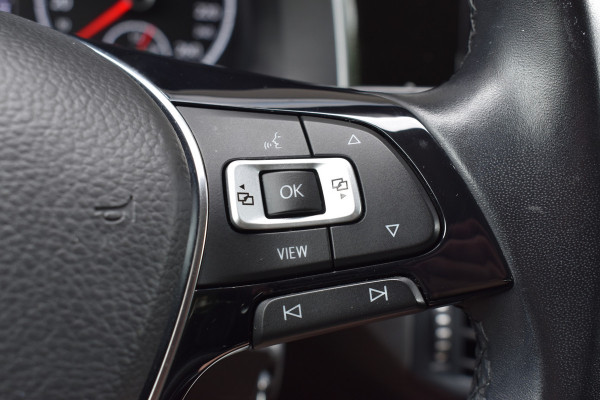 Volkswagen Polo 1.5 TSI Highline Business R / Automaat / Cruise C. / LED / Parkeerhulp / Bluetooth /