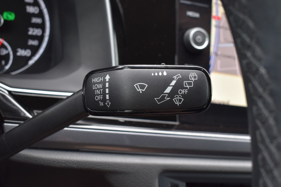 Volkswagen Polo 1.5 TSI Highline Business R / Automaat / Cruise C. / LED / Parkeerhulp / Bluetooth /