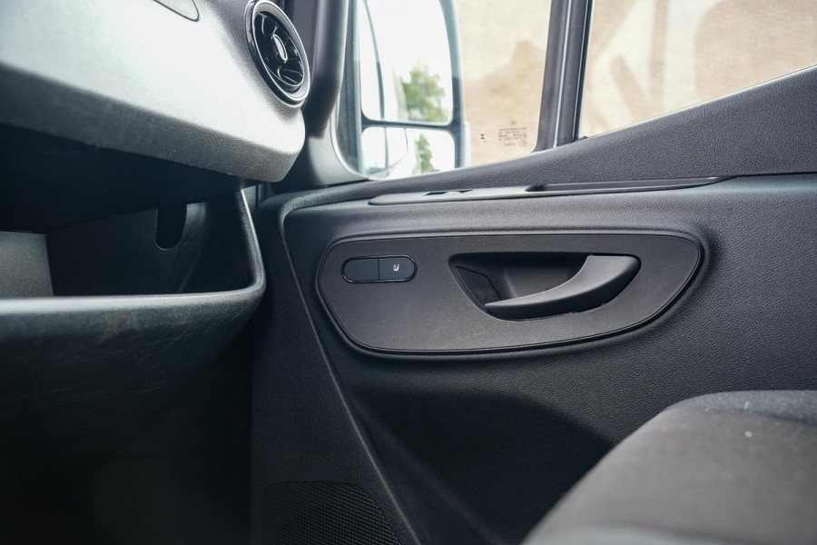 Mercedes-Benz Sprinter 317 1.9 CDI L2H2 RWD Navigatie Clima Camera Cruise DAB+ Stoelverw.