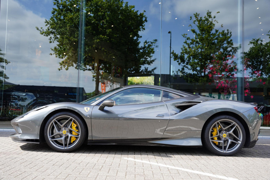 Ferrari F8 Tributo 3.9 V8 HELE Carbon Passanger Display Lifting