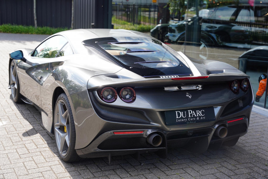 Ferrari F8 Tributo 3.9 V8 HELE Carbon Passanger Display Lifting