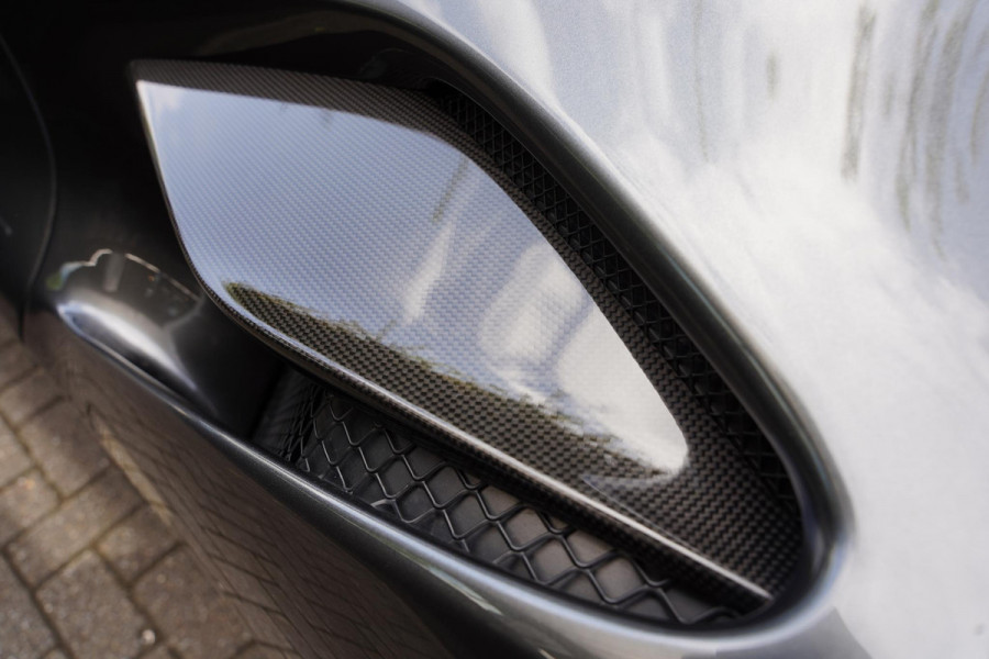 Ferrari F8 Tributo 3.9 V8 HELE Carbon Passanger Display Lifting