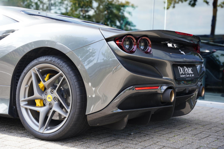 Ferrari F8 Tributo 3.9 V8 HELE Carbon Passanger Display Lifting