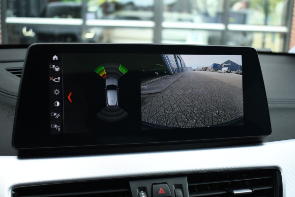 BMW X2 xDrive25e M-Sport Pano M-zetels HUD Camera El-klep 19inch