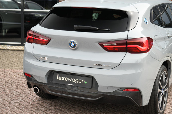 BMW X2 xDrive25e M-Sport Pano M-zetels HUD Camera El-klep 19inch