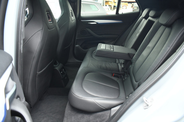 BMW X2 xDrive25e M-Sport Pano M-zetels HUD Camera El-klep 19inch