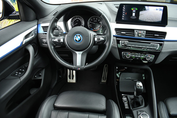 BMW X2 xDrive25e M-Sport Pano M-zetels HUD Camera El-klep 19inch