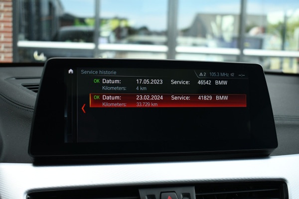 BMW X2 xDrive25e M-Sport Pano M-zetels HUD Camera El-klep 19inch