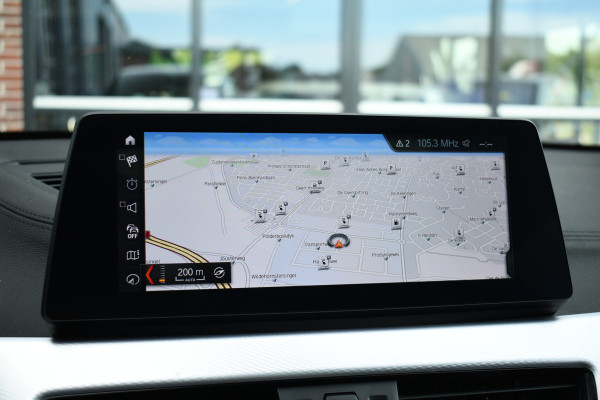 BMW X2 xDrive25e M-Sport Pano M-zetels HUD Camera El-klep 19inch