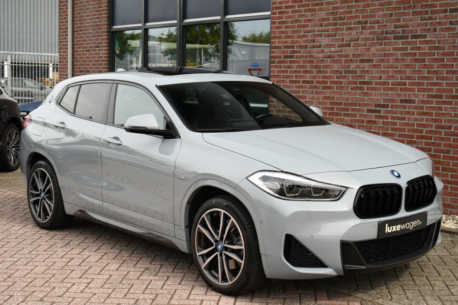 BMW X2 xDrive25e M-Sport Pano M-zetels HUD Camera El-klep 19inch