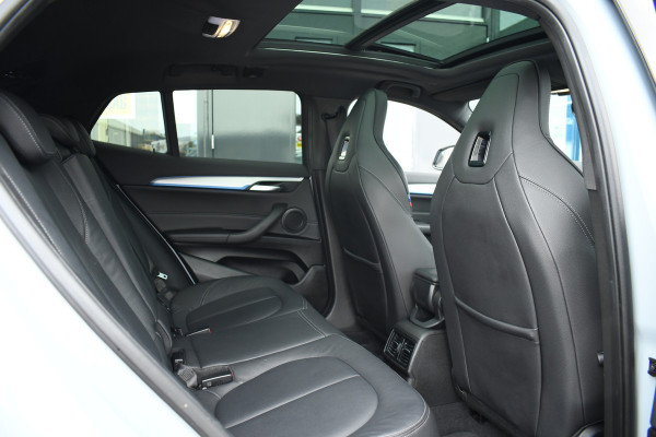 BMW X2 xDrive25e M-Sport Pano M-zetels HUD Camera El-klep 19inch