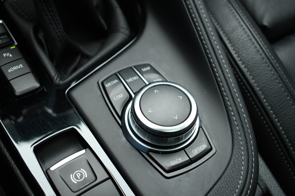 BMW X2 xDrive25e M-Sport Pano M-zetels HUD Camera El-klep 19inch
