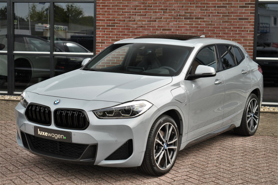 BMW X2 xDrive25e M-Sport Pano M-zetels HUD Camera El-klep 19inch