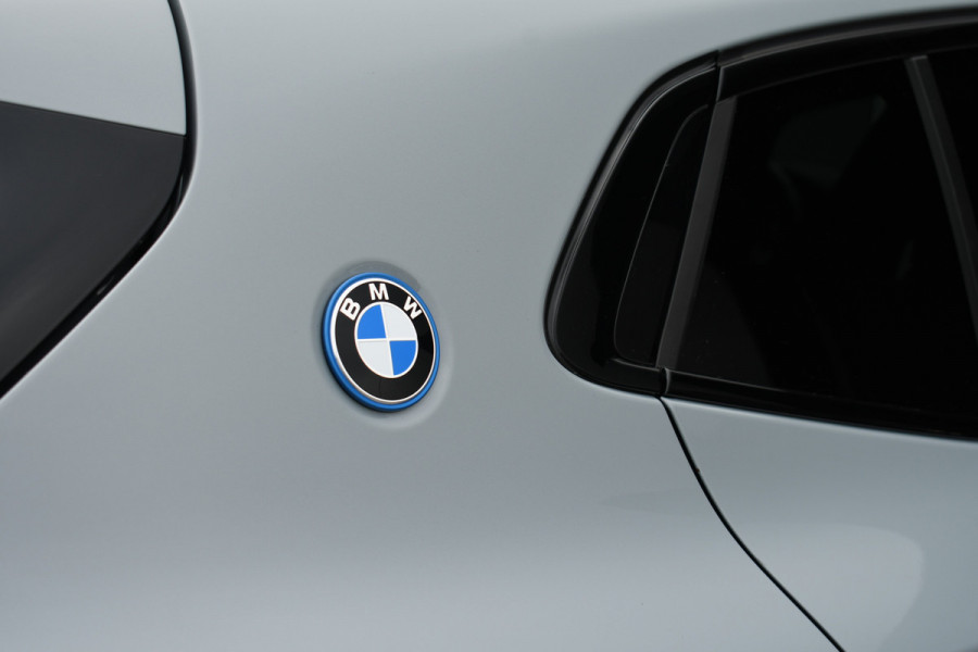 BMW X2 xDrive25e M-Sport Pano M-zetels HUD Camera El-klep 19inch