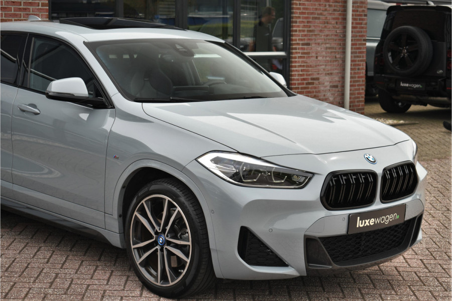 BMW X2 xDrive25e M-Sport Pano M-zetels HUD Camera El-klep 19inch