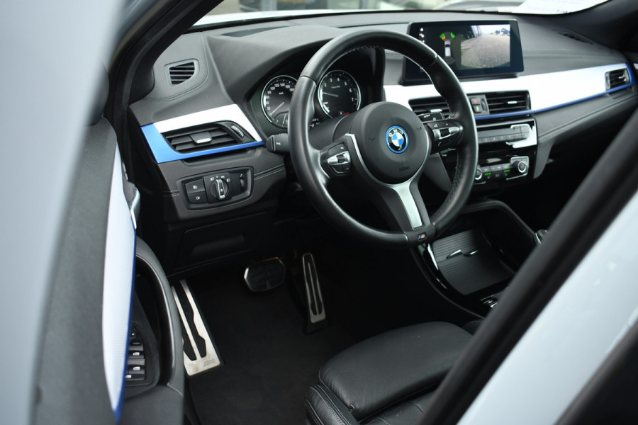 BMW X2 xDrive25e M-Sport Pano M-zetels HUD Camera El-klep 19inch