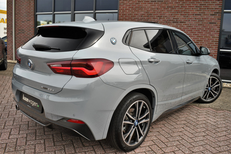 BMW X2 xDrive25e M-Sport Pano M-zetels HUD Camera El-klep 19inch
