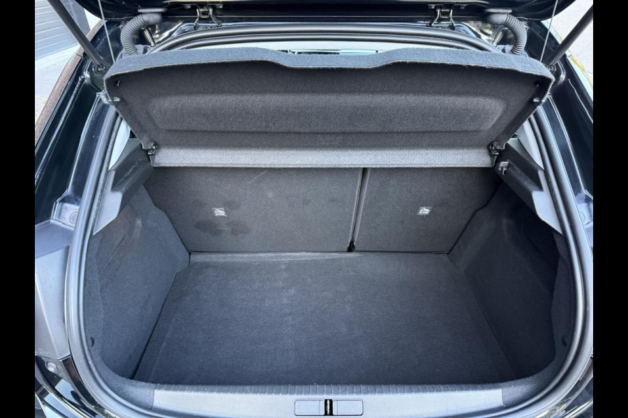 Opel Corsa 1.2 Elegance / 102 PK / Navi + Camera incl. Park-Pilot V+A / Multimedia Touchscreen / ALL-Season Banden