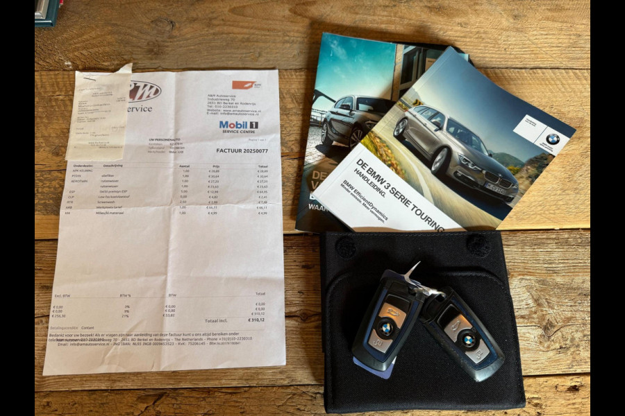BMW 3 Serie Touring 320i M-Sport, Panorama (NL-auto NAP)