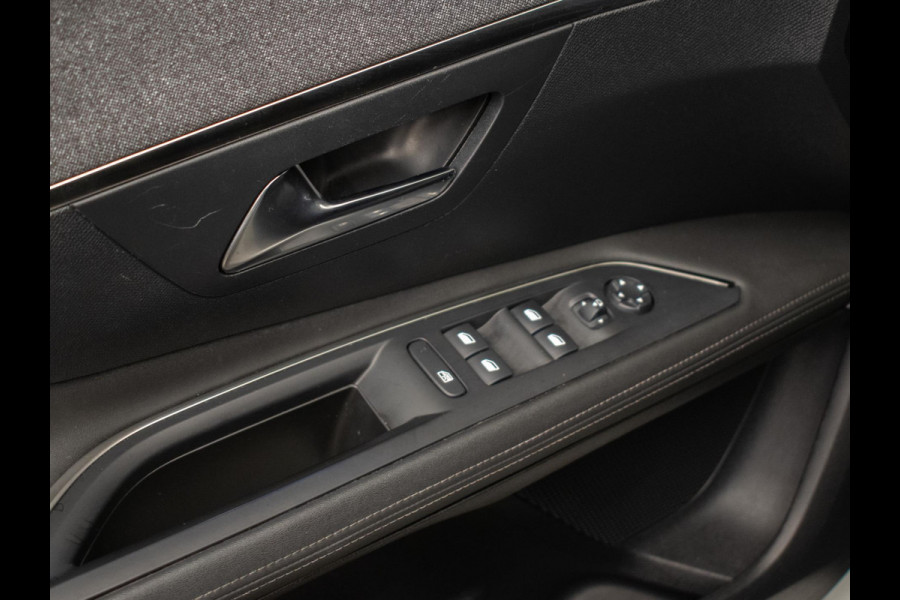 Peugeot 5008 1.2 PureTech Allure Sport (APPLE CARPLAY,NAVI,LED,CAMERA,360 VIEW,PDC,CRUISE,LANE,CLIMATE,LM VELGEN,NETTE STAAT)