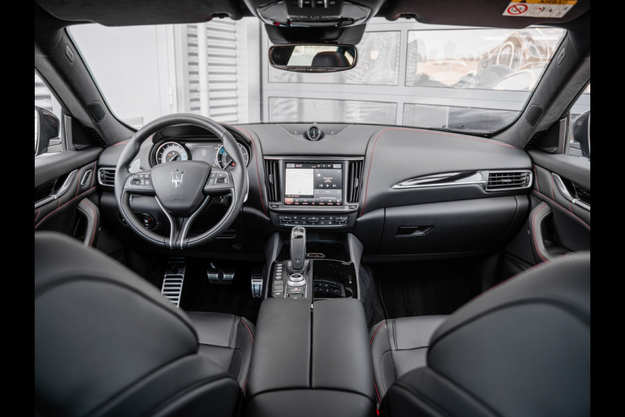 Maserati Levante 3.0 V6 Modena S | orig. NL | Panoramadak Maserati Levante 3.0 V6 Modena S | orig. NL | Panoramadak