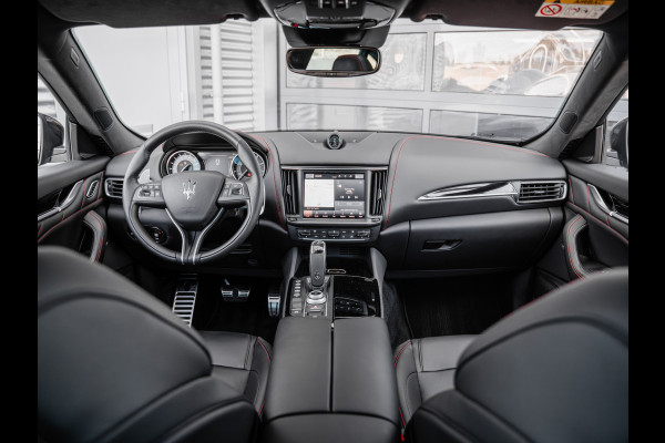 Maserati Levante 3.0 V6 Modena S | orig. NL | Panoramadak Maserati Levante 3.0 V6 Modena S | orig. NL | Panoramadak