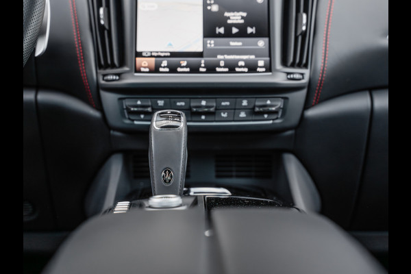 Maserati Levante 3.0 V6 Modena S | orig. NL | Panoramadak Maserati Levante 3.0 V6 Modena S | orig. NL | Panoramadak