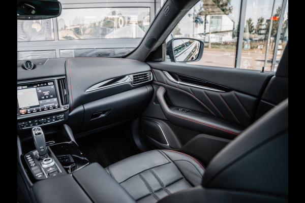 Maserati Levante 3.0 V6 Modena S | orig. NL | Panoramadak Maserati Levante 3.0 V6 Modena S | orig. NL | Panoramadak