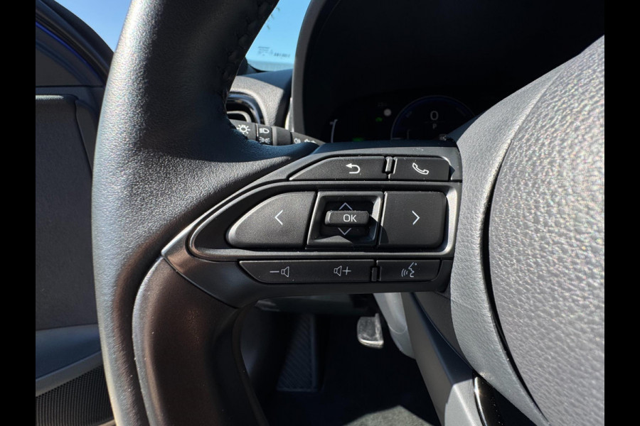 Toyota Yaris Cross 1.5 Hybrid Style STOEL/STUUR/VOORRUITVERWARMING / LED / CAMERA / ACC / LMV / ECC