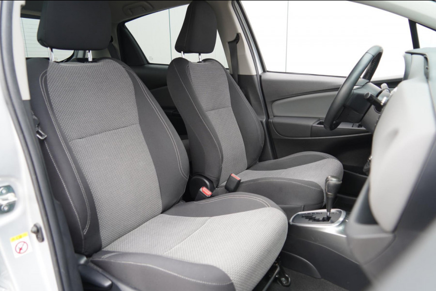 Toyota Yaris 1.5 Hybrid Dynamic / Camera / Navigatie / Privacy glas / Clima / 75dkm!