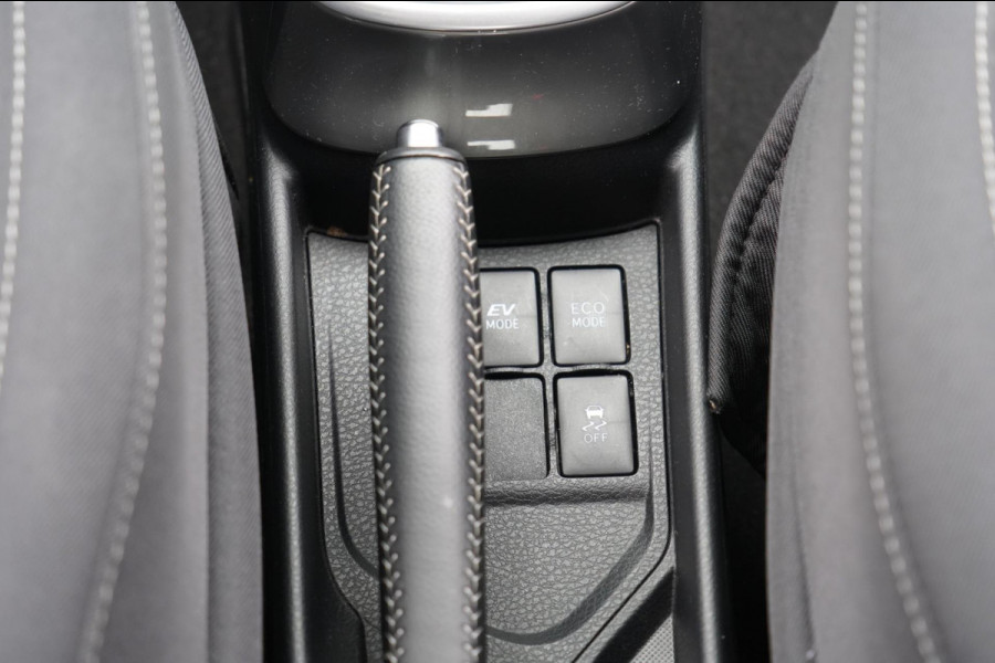 Toyota Yaris 1.5 Hybrid Dynamic / Camera / Navigatie / Privacy glas / Clima / 75dkm!