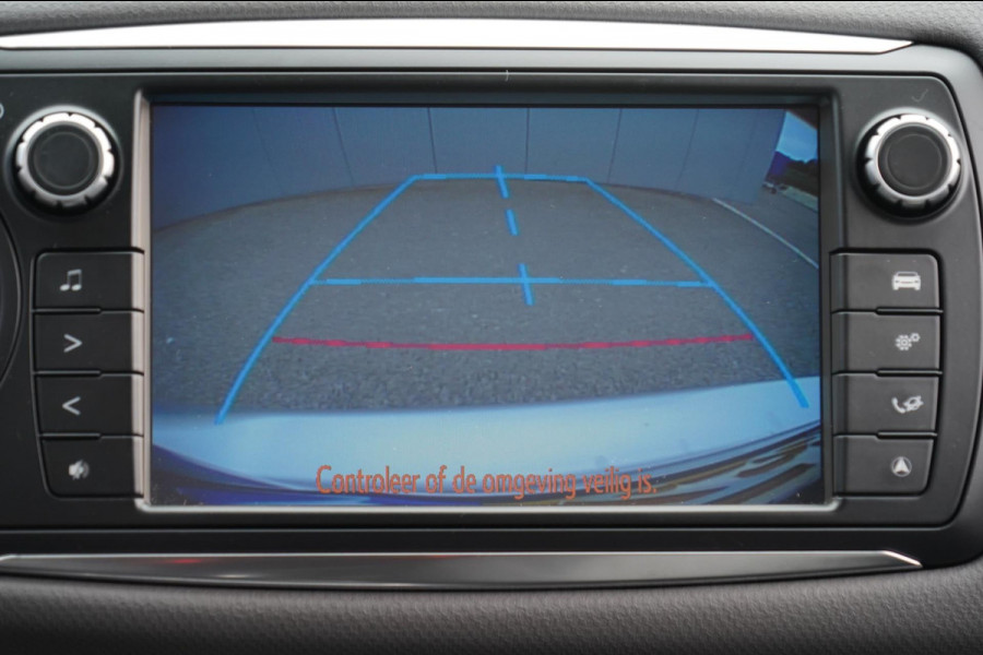 Toyota Yaris 1.5 Hybrid Dynamic / Camera / Navigatie / Privacy glas / Clima / 75dkm!