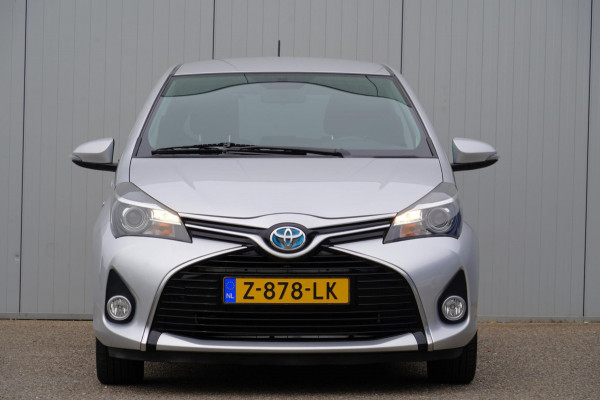 Toyota Yaris 1.5 Hybrid Dynamic / Camera / Navigatie / Privacy glas / Clima / 75dkm!