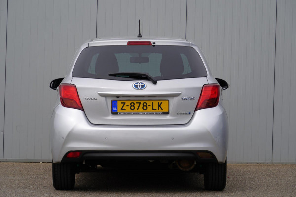 Toyota Yaris 1.5 Hybrid Dynamic / Camera / Navigatie / Privacy glas / Clima / 75dkm!