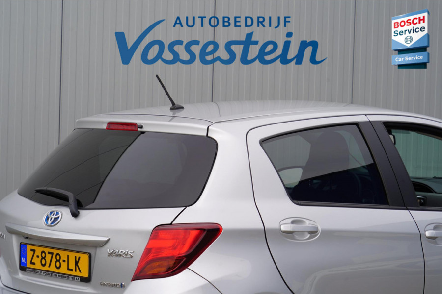 Toyota Yaris 1.5 Hybrid Dynamic / Camera / Navigatie / Privacy glas / Clima / 75dkm!