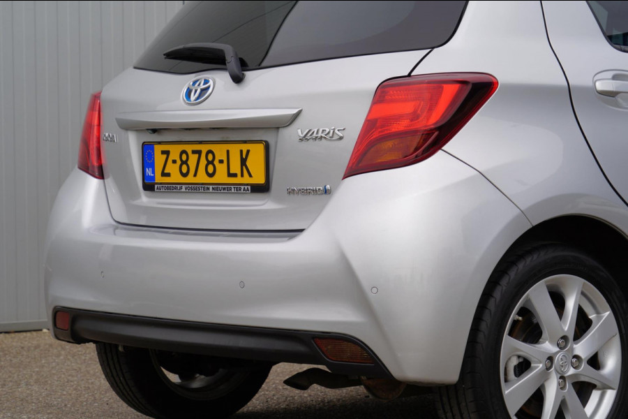 Toyota Yaris 1.5 Hybrid Dynamic / Camera / Navigatie / Privacy glas / Clima / 75dkm!