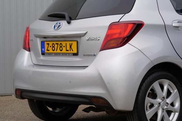 Toyota Yaris 1.5 Hybrid Dynamic / Camera / Navigatie / Privacy glas / Clima / 75dkm!