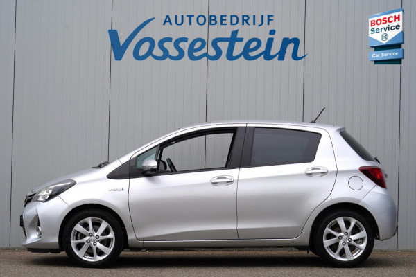 Toyota Yaris 1.5 Hybrid Dynamic / Camera / Navigatie / Privacy glas / Clima / 75dkm!