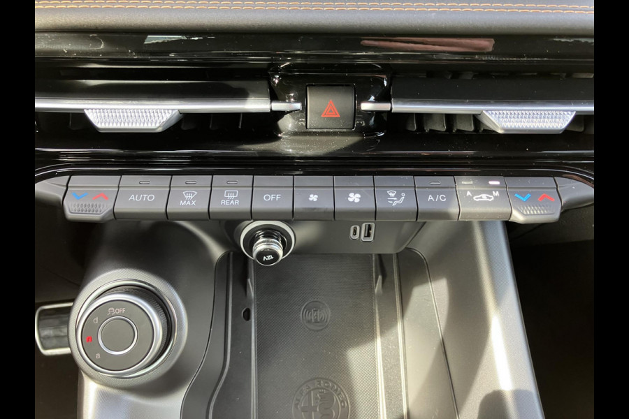 Alfa Romeo Tonale Plug-In Hybrid Q4 280pk Edizione Speciale | Technology Pack | Winter Pack | Blu Misano