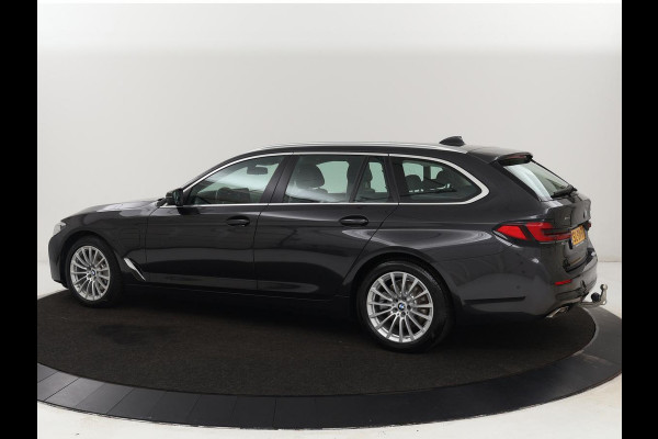 BMW 5 Serie 530e xDrive High Executive | Panoramadak | Trekhaak | Adaptive cruise | Stoel & stuurverwarming | Carplay | Sfeerverlichting | Leder | Camera | Keyless | PHEV | Plug In