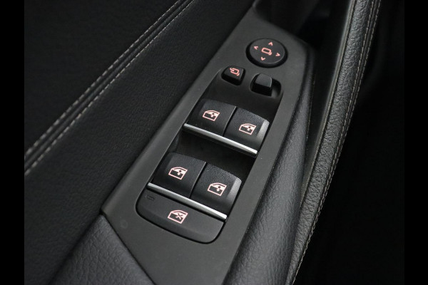 BMW 5 Serie 530e xDrive High Executive | Panoramadak | Trekhaak | Adaptive cruise | Stoel & stuurverwarming | Carplay | Sfeerverlichting | Leder | Camera | Keyless | PHEV | Plug In