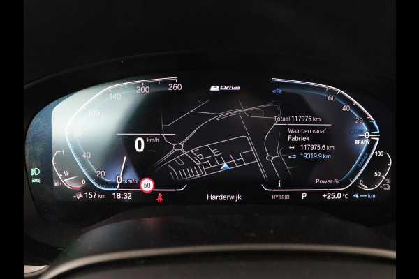 BMW 5 Serie 530e xDrive High Executive | Panoramadak | Trekhaak | Adaptive cruise | Stoel & stuurverwarming | Carplay | Sfeerverlichting | Leder | Camera | Keyless | PHEV | Plug In