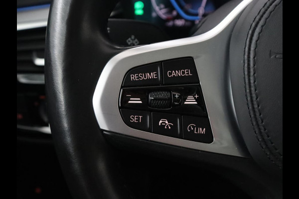 BMW 5 Serie 530e xDrive High Executive | Panoramadak | Trekhaak | Adaptive cruise | Stoel & stuurverwarming | Carplay | Sfeerverlichting | Leder | Camera | Keyless | PHEV | Plug In