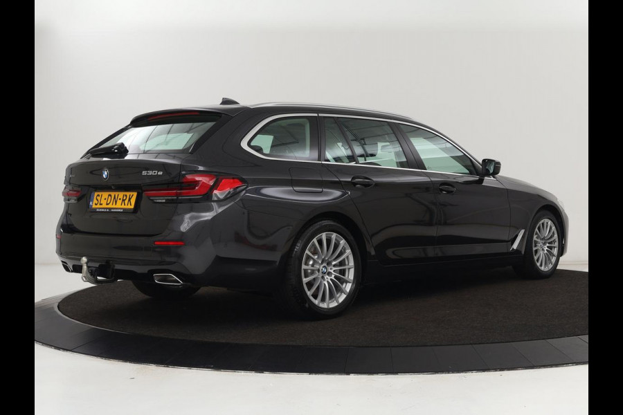 BMW 5 Serie 530e xDrive High Executive | Panoramadak | Trekhaak | Adaptive cruise | Stoel & stuurverwarming | Carplay | Sfeerverlichting | Leder | Camera | Keyless | PHEV | Plug In
