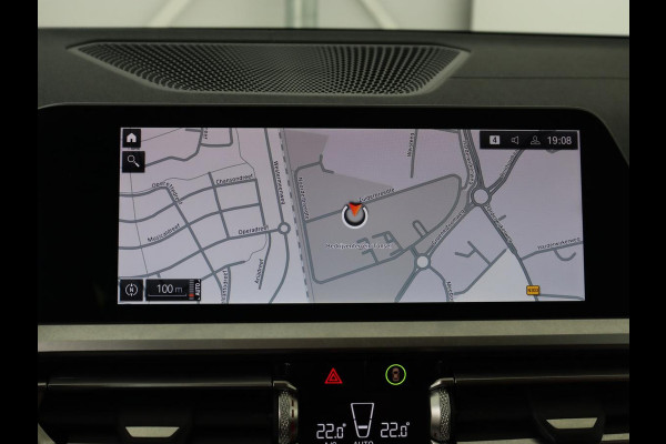 BMW 3-serie 320i Executive Edition | Leder | Stoelverwarming | Luxury Line | Sportstoelen | Carplay | Live Cockpit | Navigatie | Parkeerhulp | Full LED