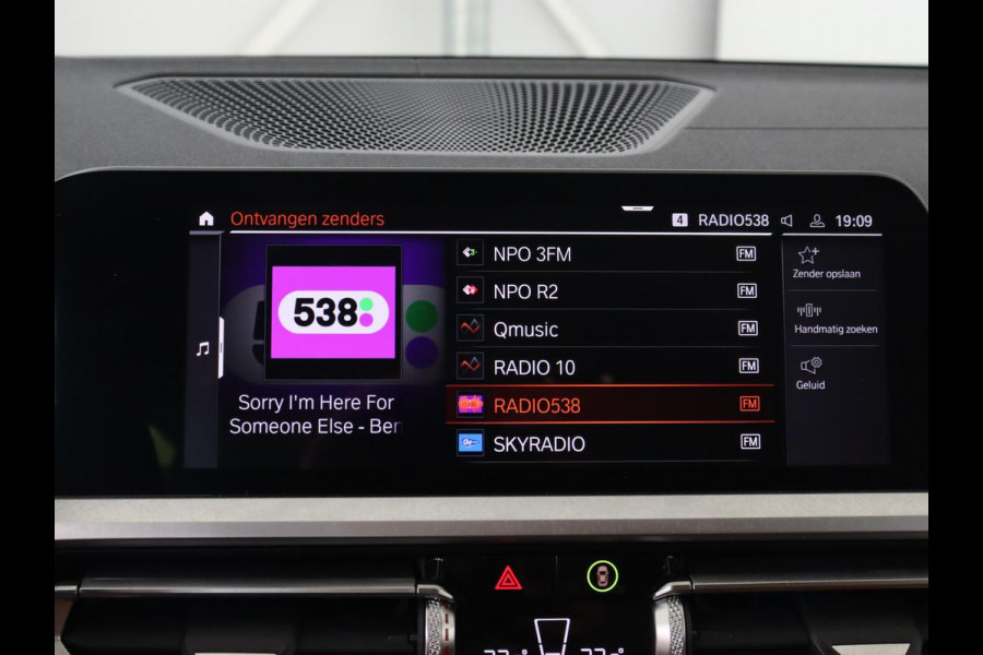 BMW 3-serie 320i Executive Edition | Leder | Stoelverwarming | Luxury Line | Sportstoelen | Carplay | Live Cockpit | Navigatie | Parkeerhulp | Full LED