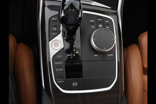 BMW 3-serie 320i Executive Edition | Leder | Stoelverwarming | Luxury Line | Sportstoelen | Carplay | Live Cockpit | Navigatie | Parkeerhulp | Full LED